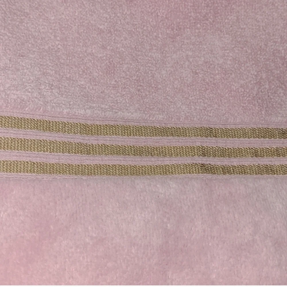 Juicy Couture Pink Bath Towel Set